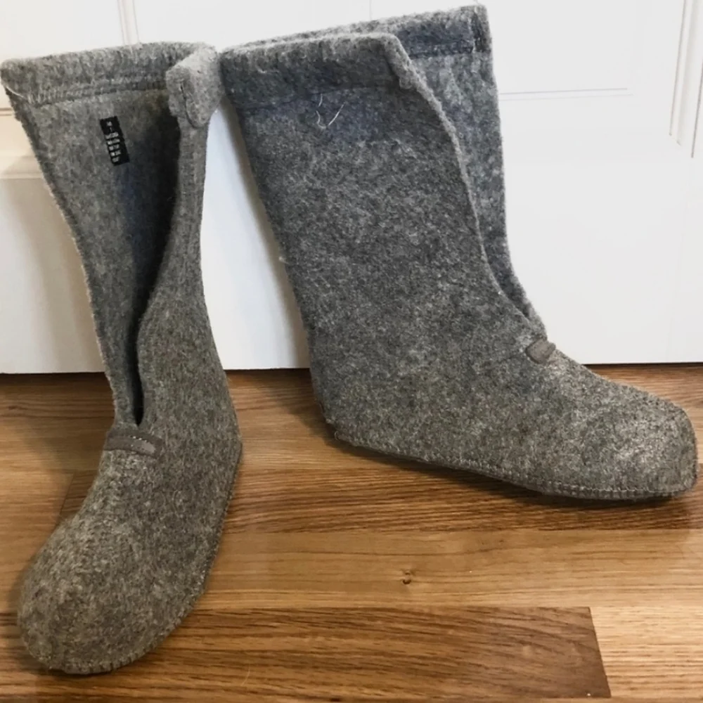 L.L. Bean girl's boots pink gray silver rain snow Northwoods size 4